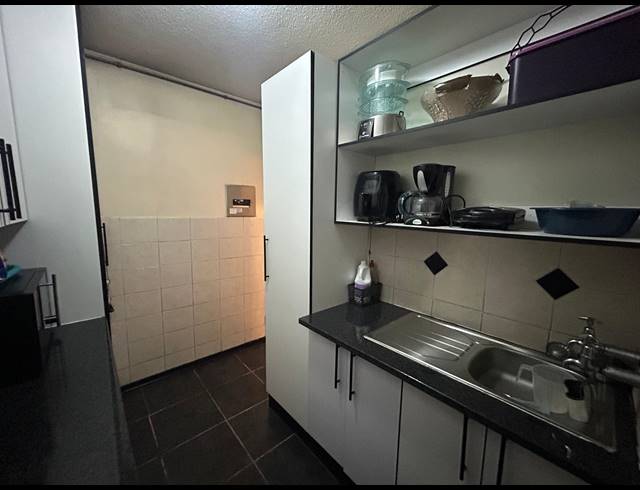 2 BEDROOM APARTMENT FOR SALE IN ARCADIA